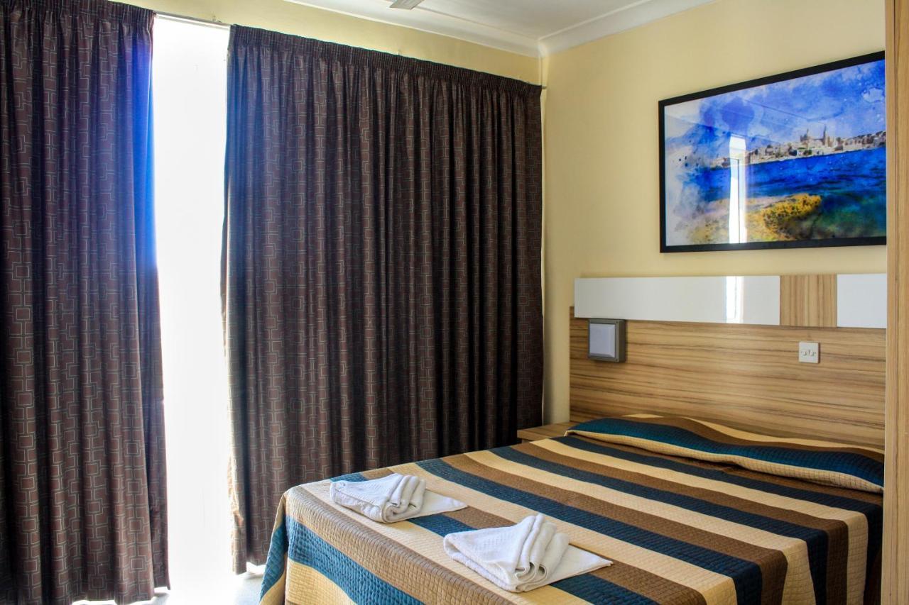 Coral Hotel Сент-Полс-Бей Екстер'єр фото